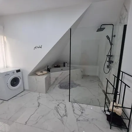 Дом отдыха Haus Mit Garten Und Parkplaetzen Грац