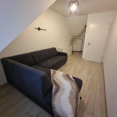 Haus Mit Garten Und Parkplaetzen Дом отдыха *