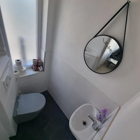 Haus Mit Garten Und Parkplaetzen Дом отдыха Грац