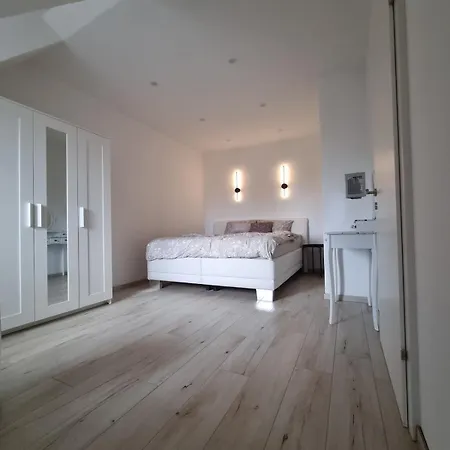 Haus Mit Garten Und Parkplaetzen Дом отдыха Грац