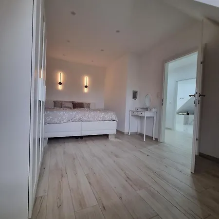 Haus Mit Garten Und Parkplaetzen Грац